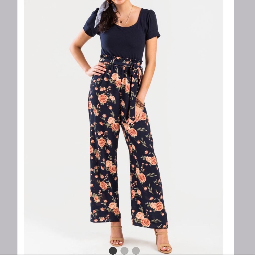 Jumpsuit New Francesca’s Trisha Floral Paperbag